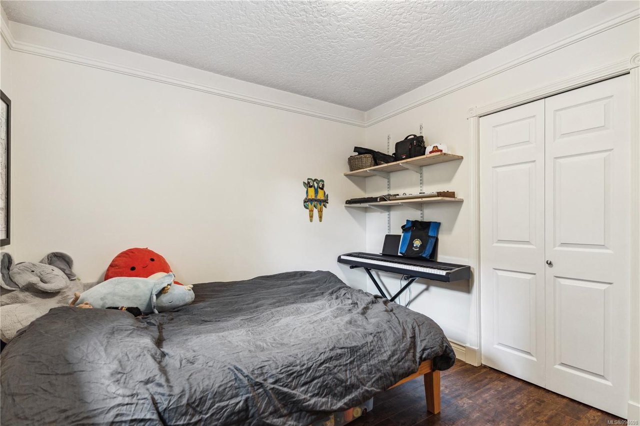 D-112 Clarence St