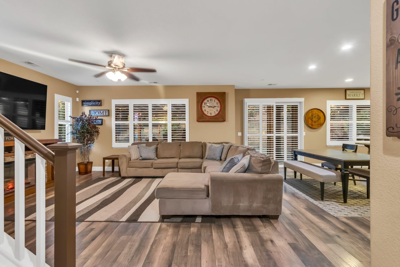 3123 Acorn Glen Way