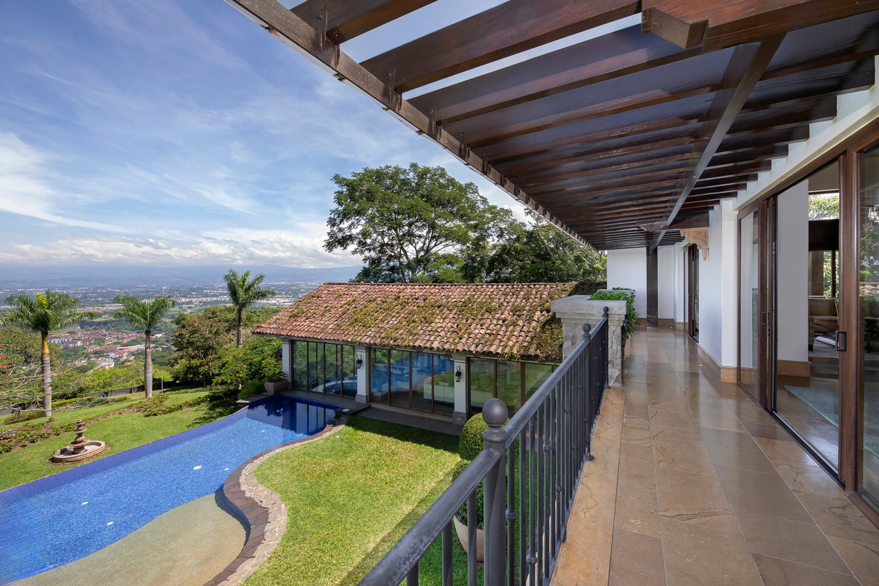 Panoramic View Mountain Estate, Ciudad Colon, San Jose