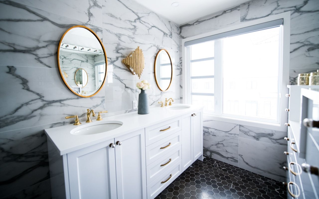 Small-Scale Bathroom Remodeling Projects