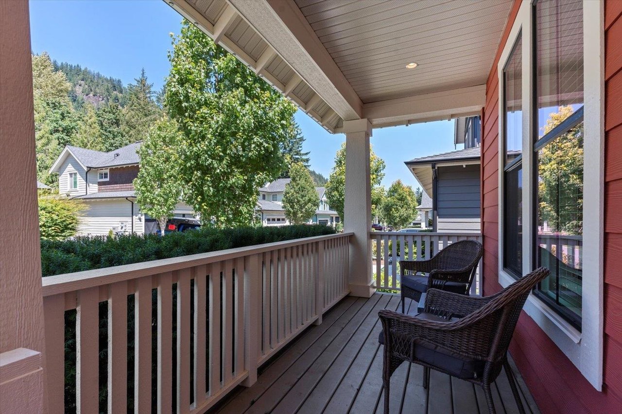 43325 Creekside Circle