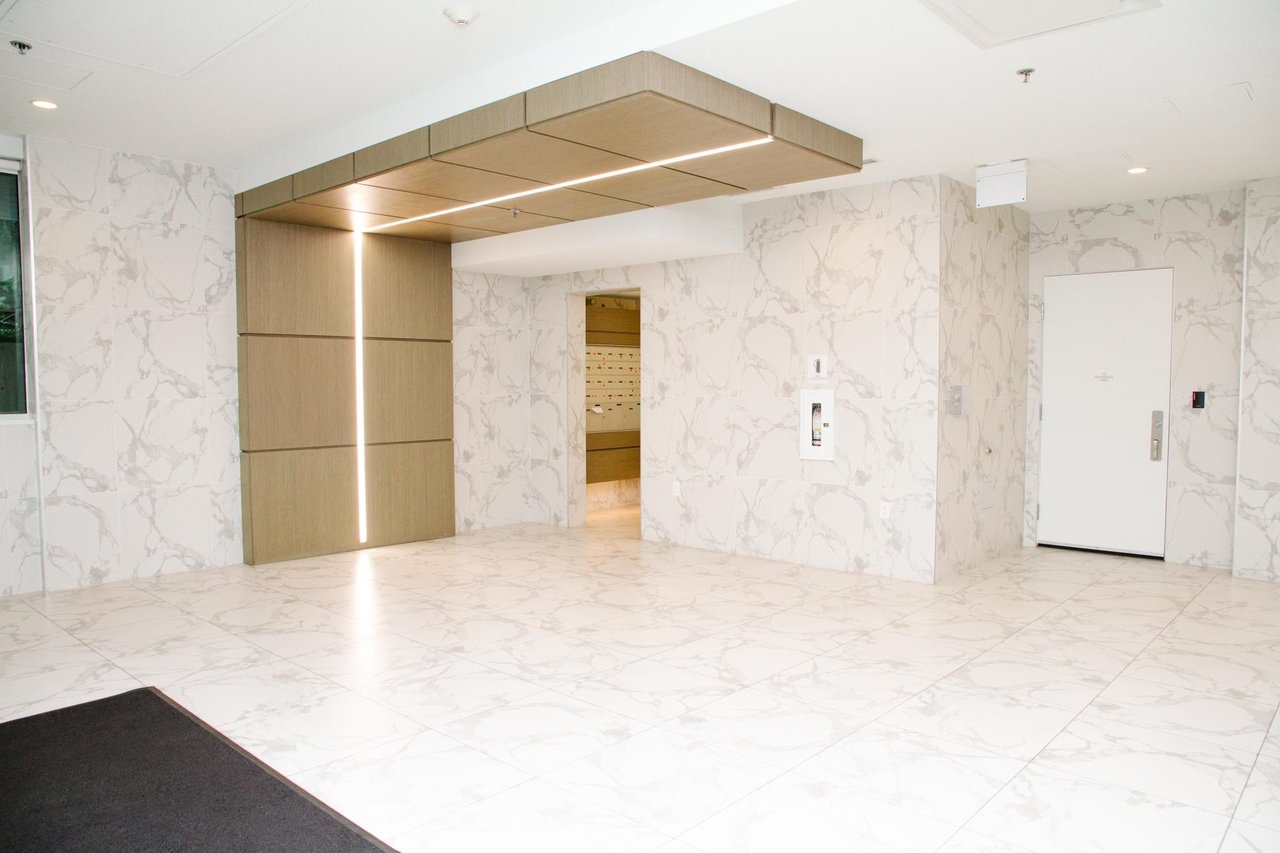 212-528 W King Edward Ave