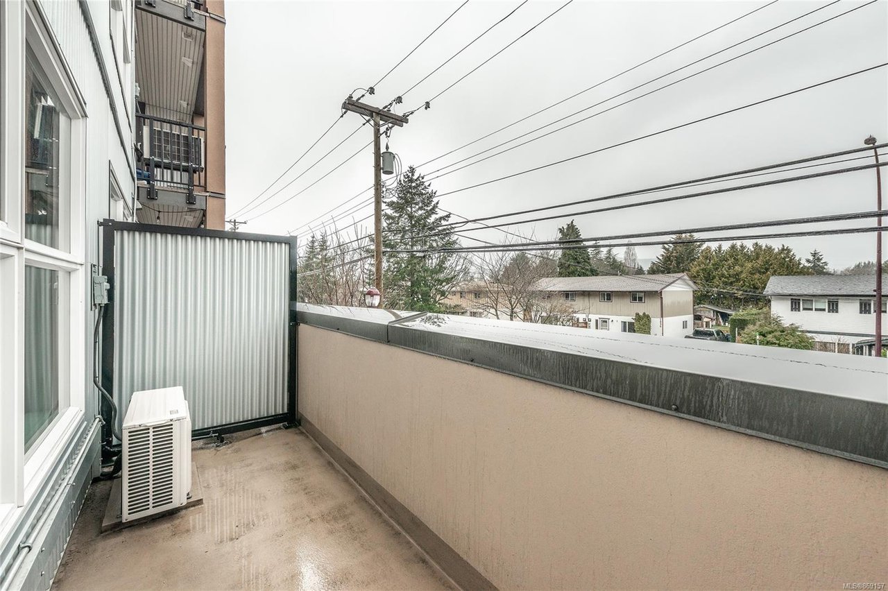 222-2871 Jacklin Rd