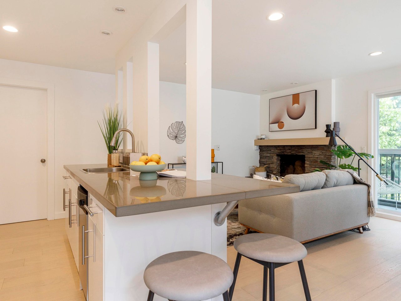 204-2770 Burrard St
