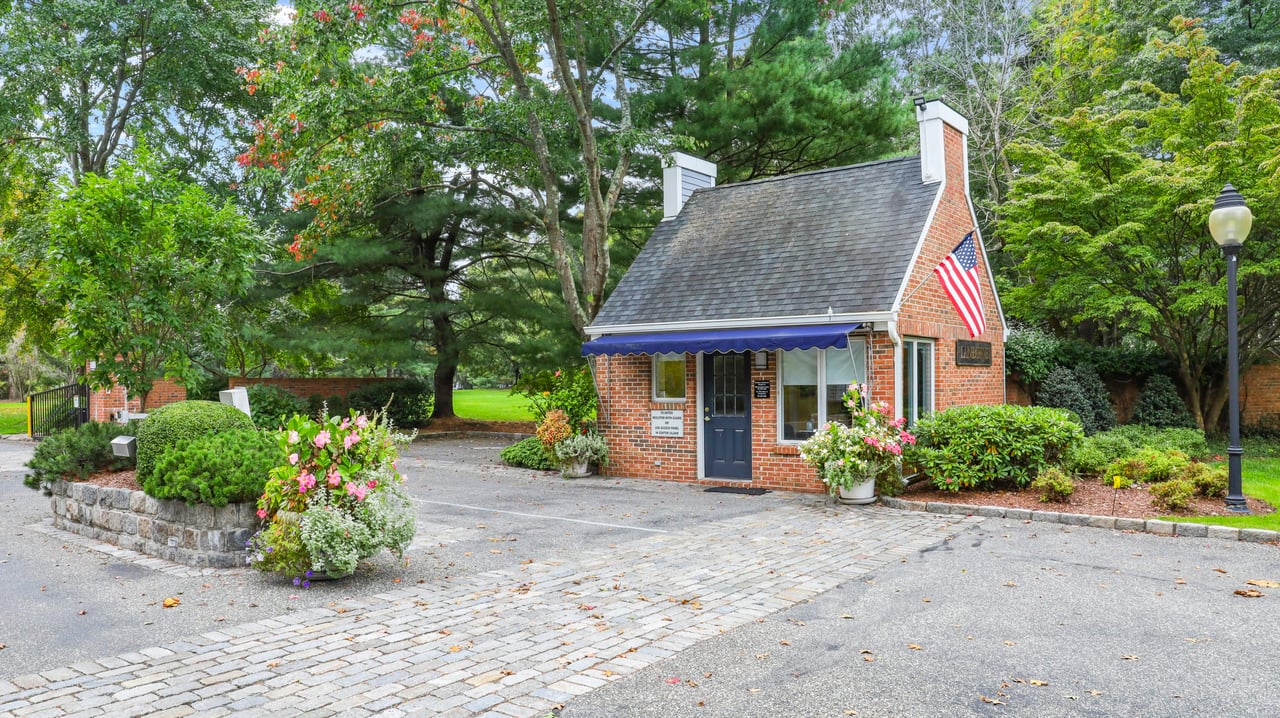 224 Lansdowne, Westport