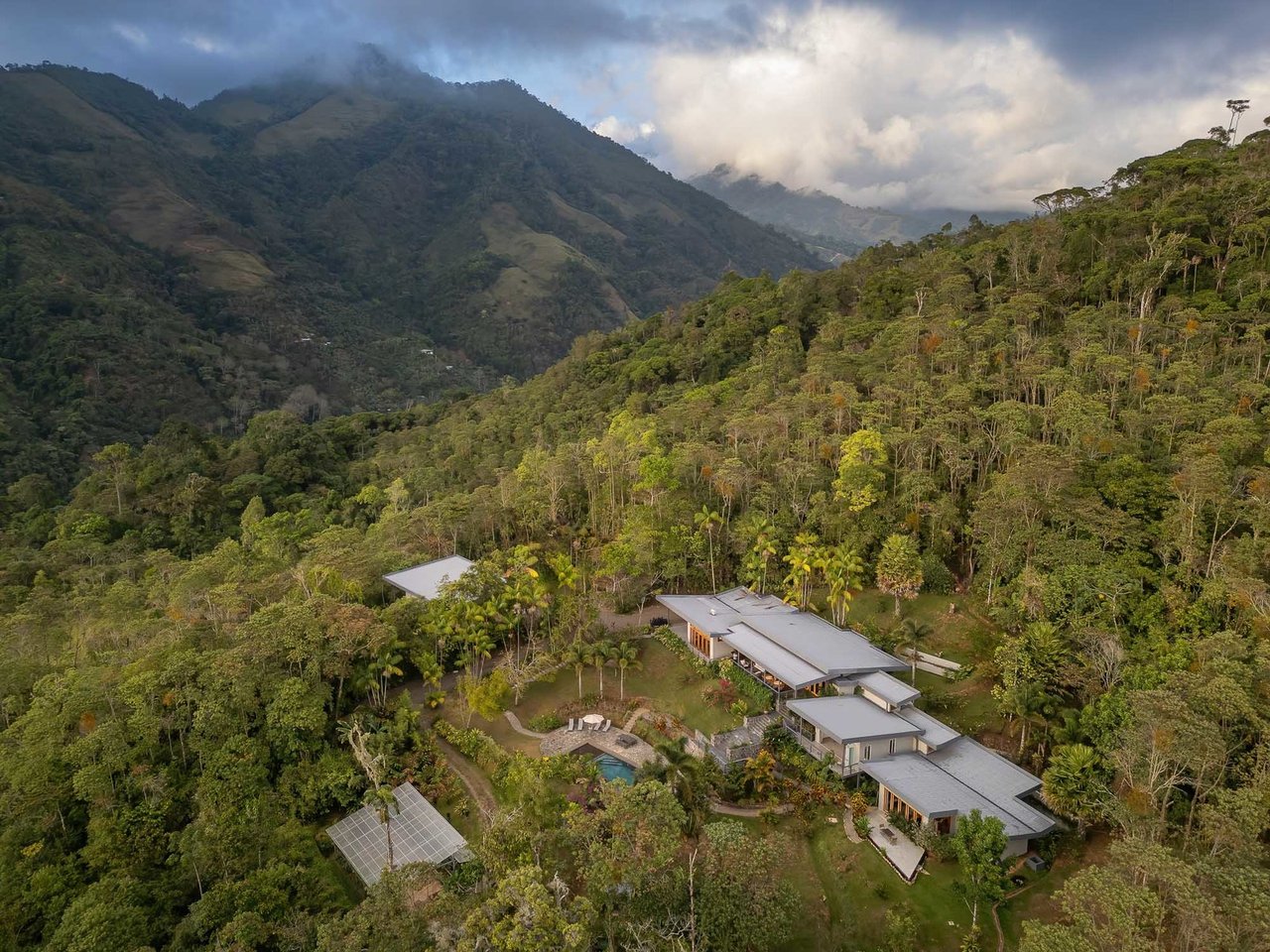 Luxurious Mountain Villa Retreat, Perez Zeledon, San Jose