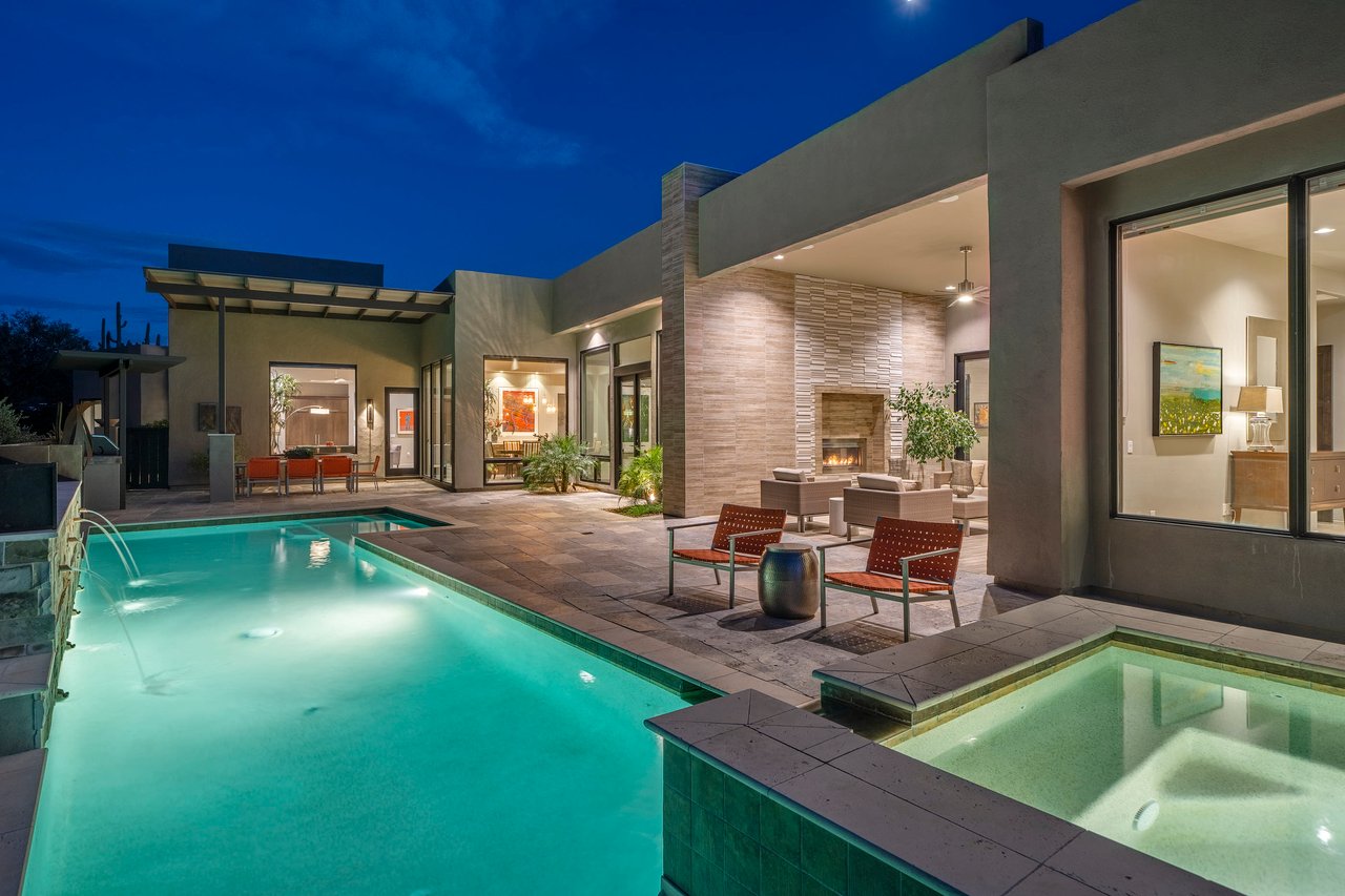 8005 N Barrel Cactus Drive