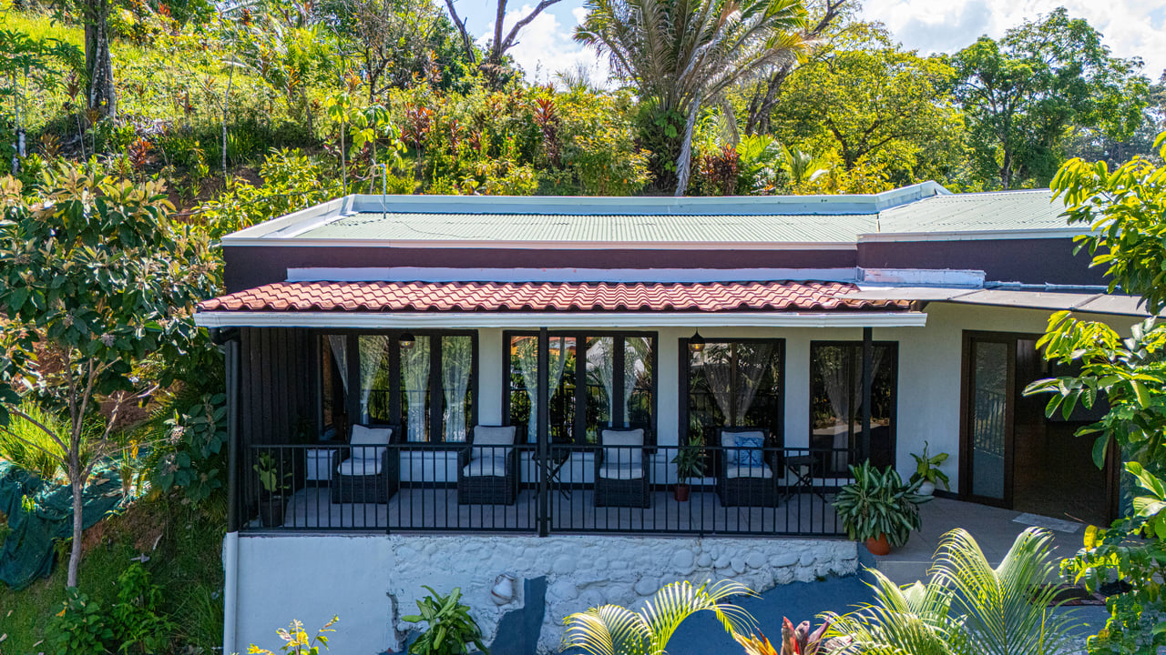 Balcony Bliss Home in Bahia, Walking Distance To The Beach