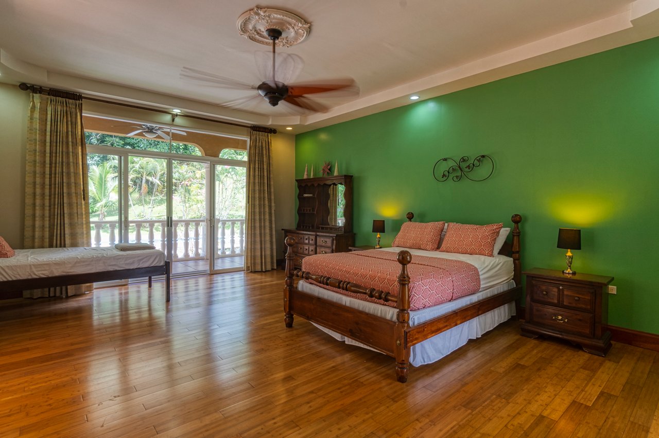 Waterfall Estate with Creek, Dominical, Puntarenas