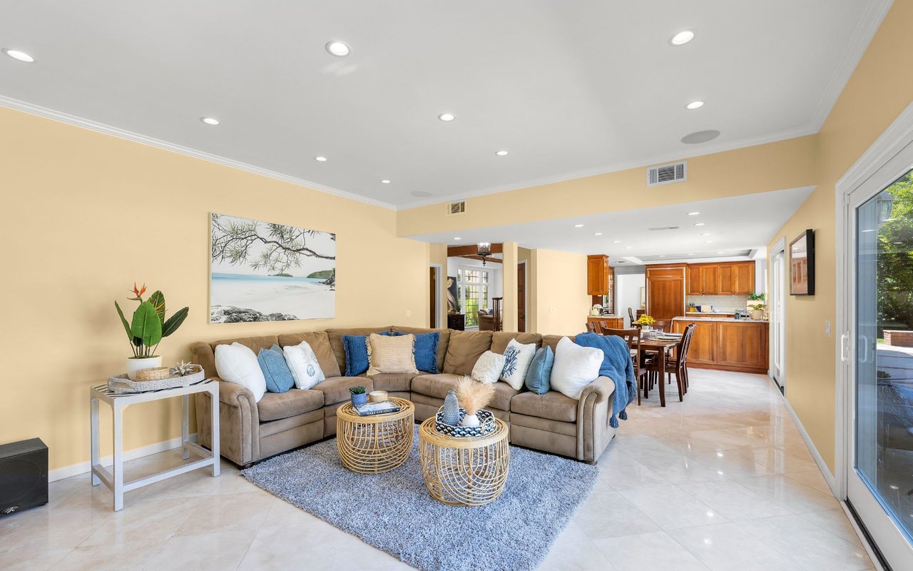 16 Quarterhorse Lane