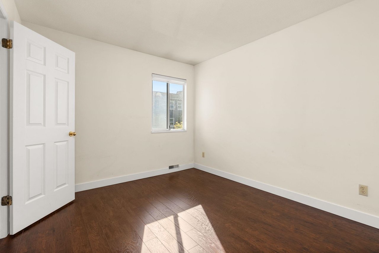 5-4890 48 Ave