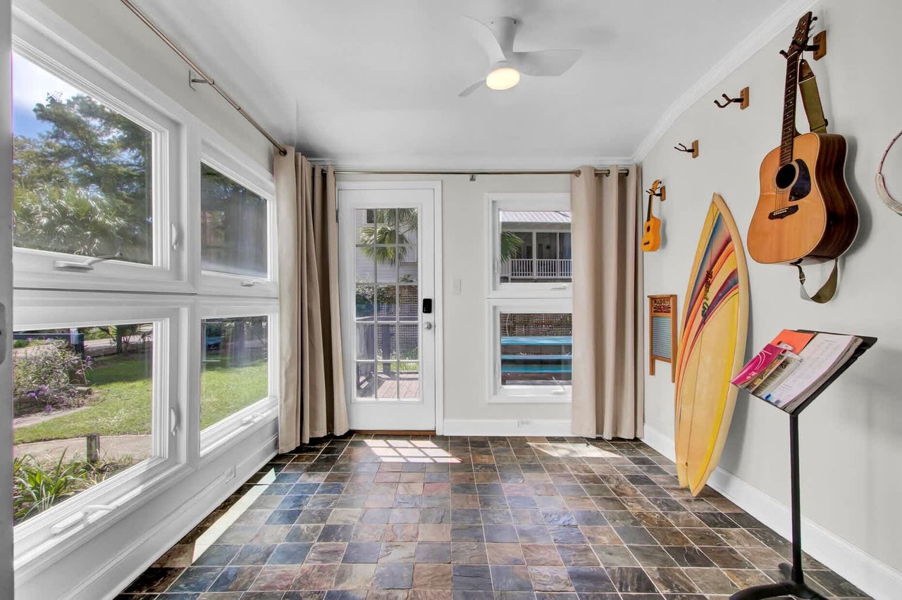 119-122 E Indian-Huron Ave