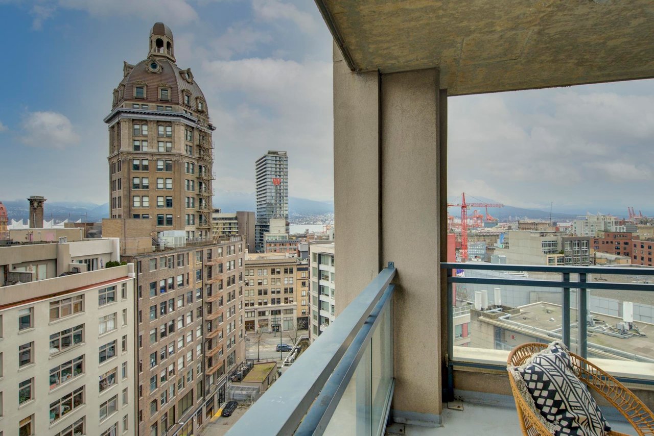 1302-183 Keefer Pl