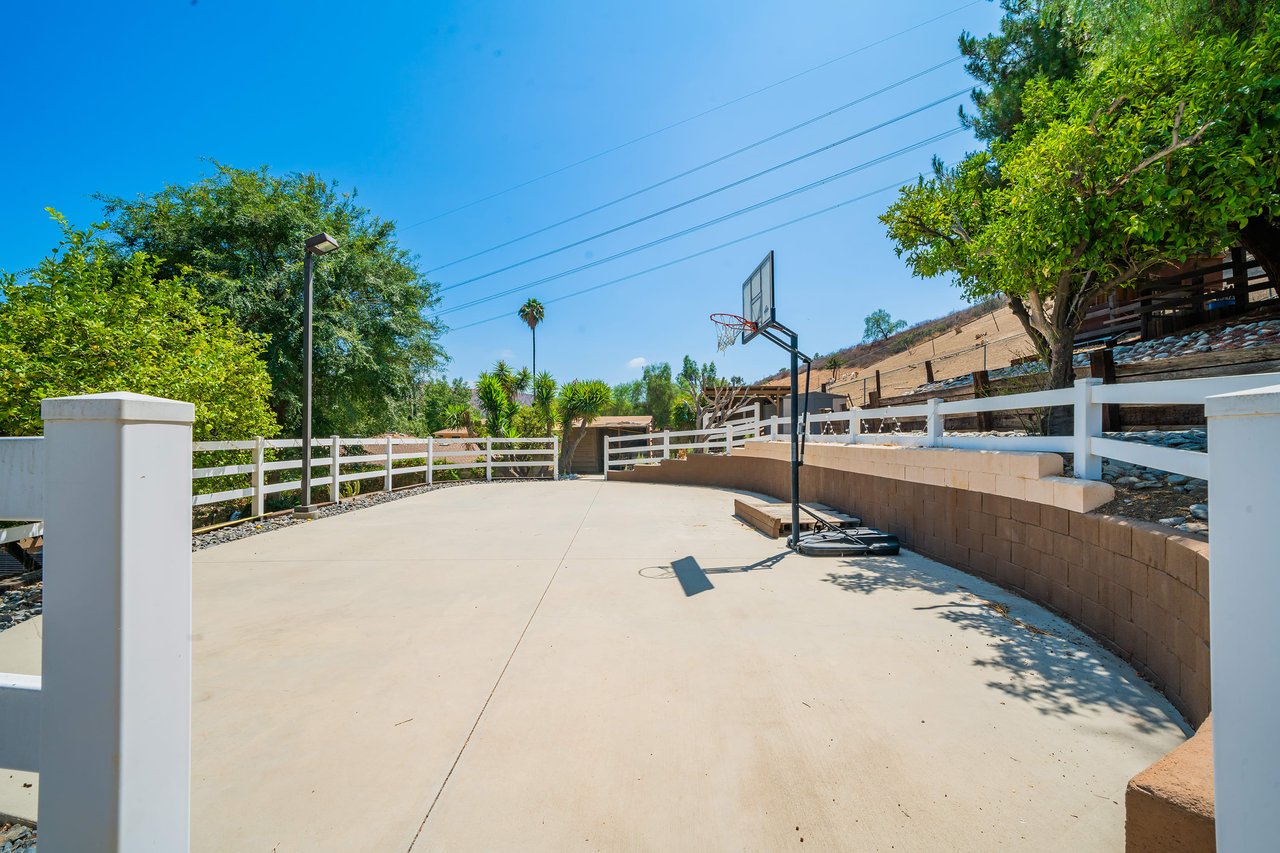 A Lil Bit O' Country in Shadow Hills * SOLD at full price