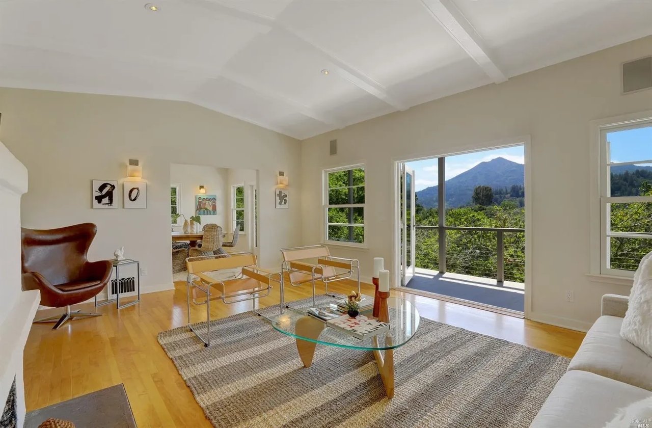 116 Winding Way
