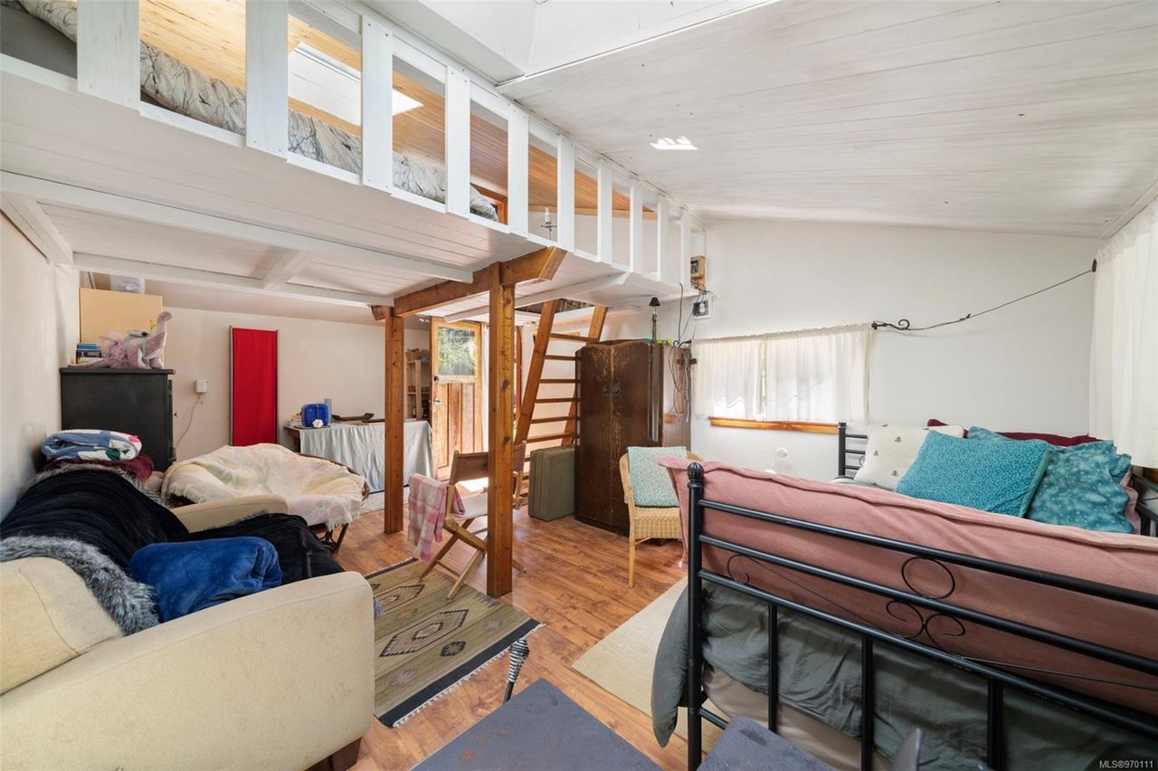 10226 South Shore Rd, Honeymoon Bay