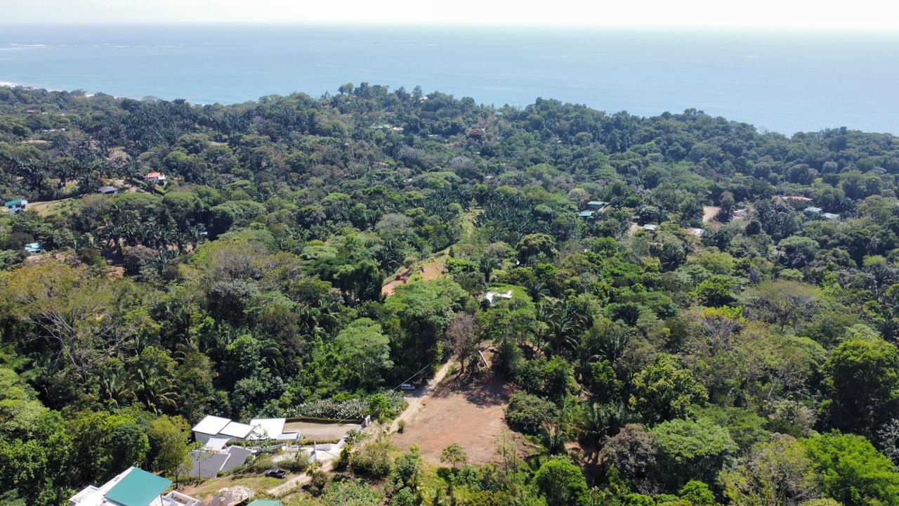 Your Dream Coastal Retreat Awaits: Prime Investment Opportunity in Playa Hermosa, Bahía Ballena