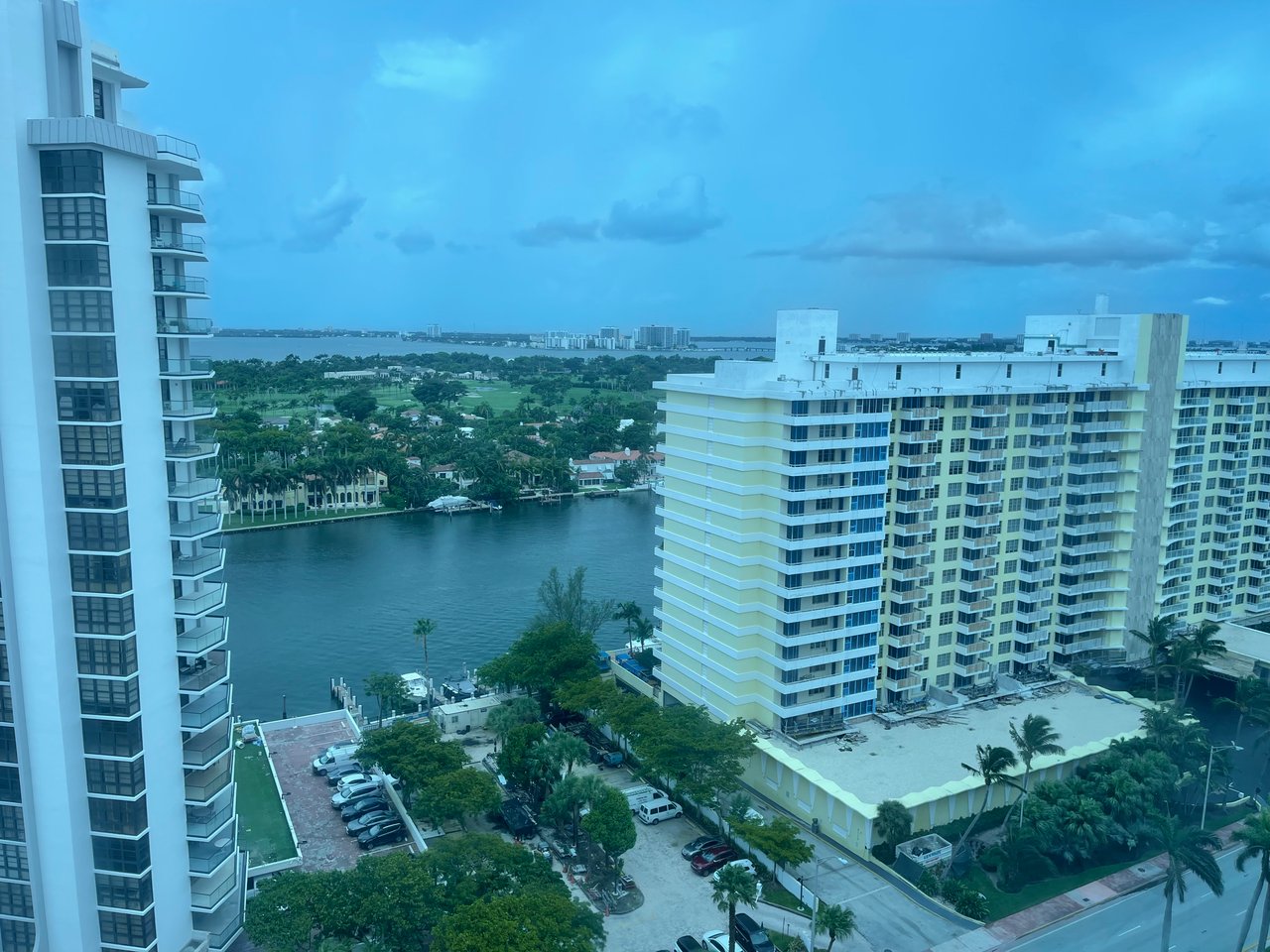 5445 Collins Ave #1718