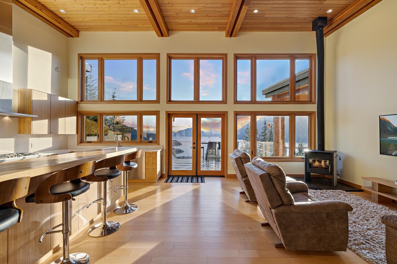 1090 Goat Ridge Dr