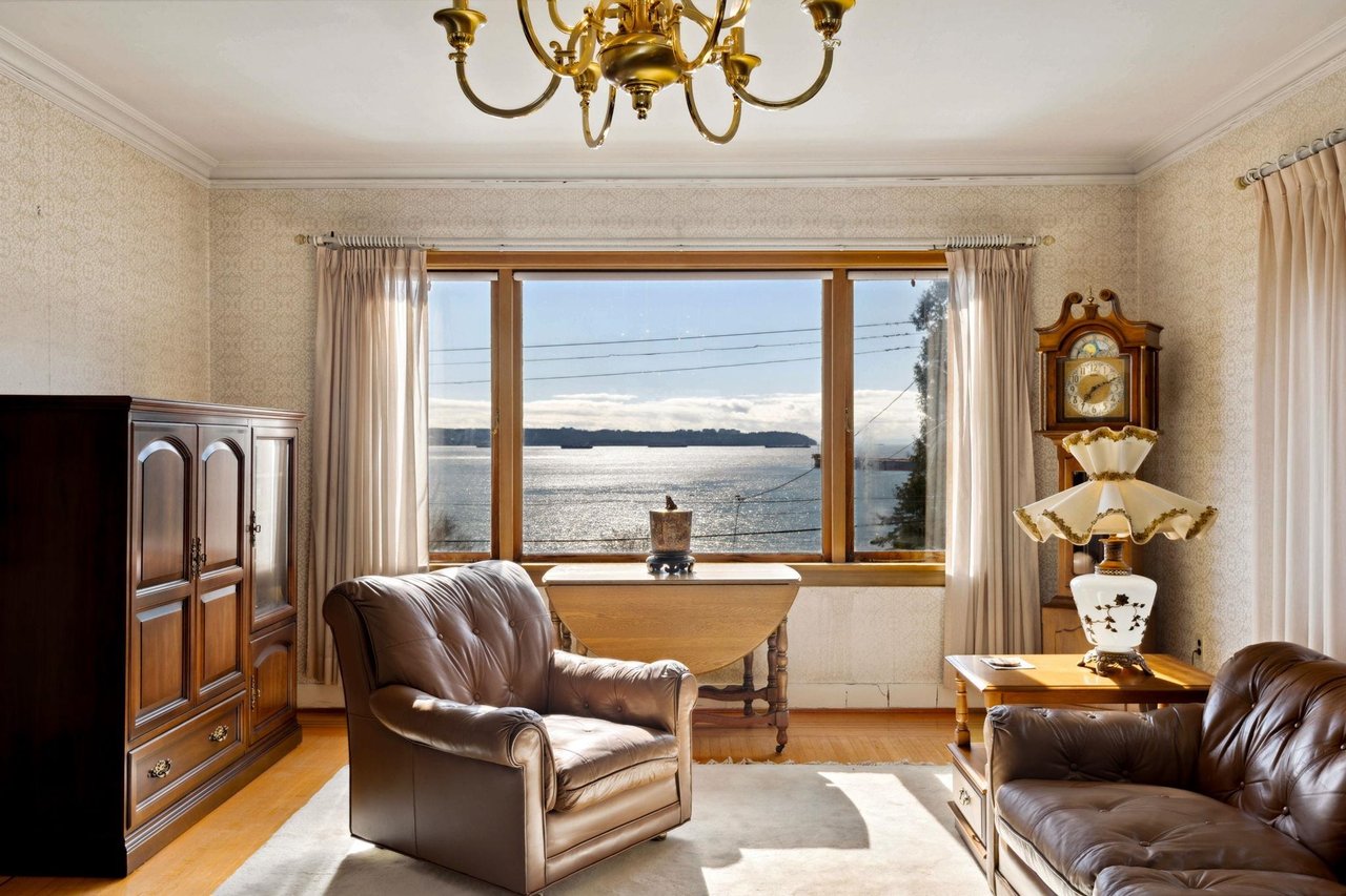 3379 Marine Dr