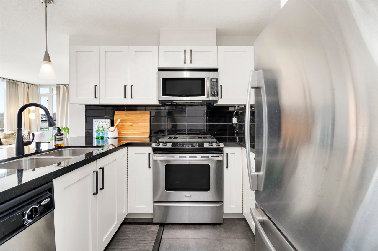 608-2133 Douglas Rd