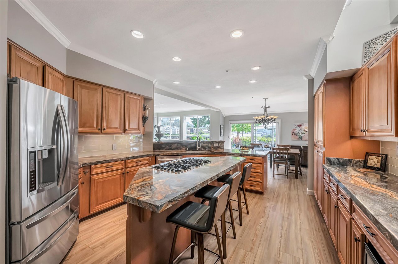 17 Crystal Creek Ct