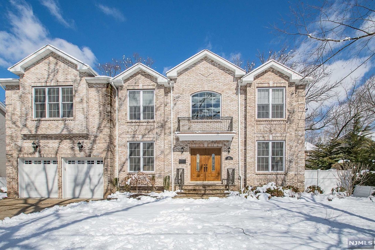 304 Lexington Dr