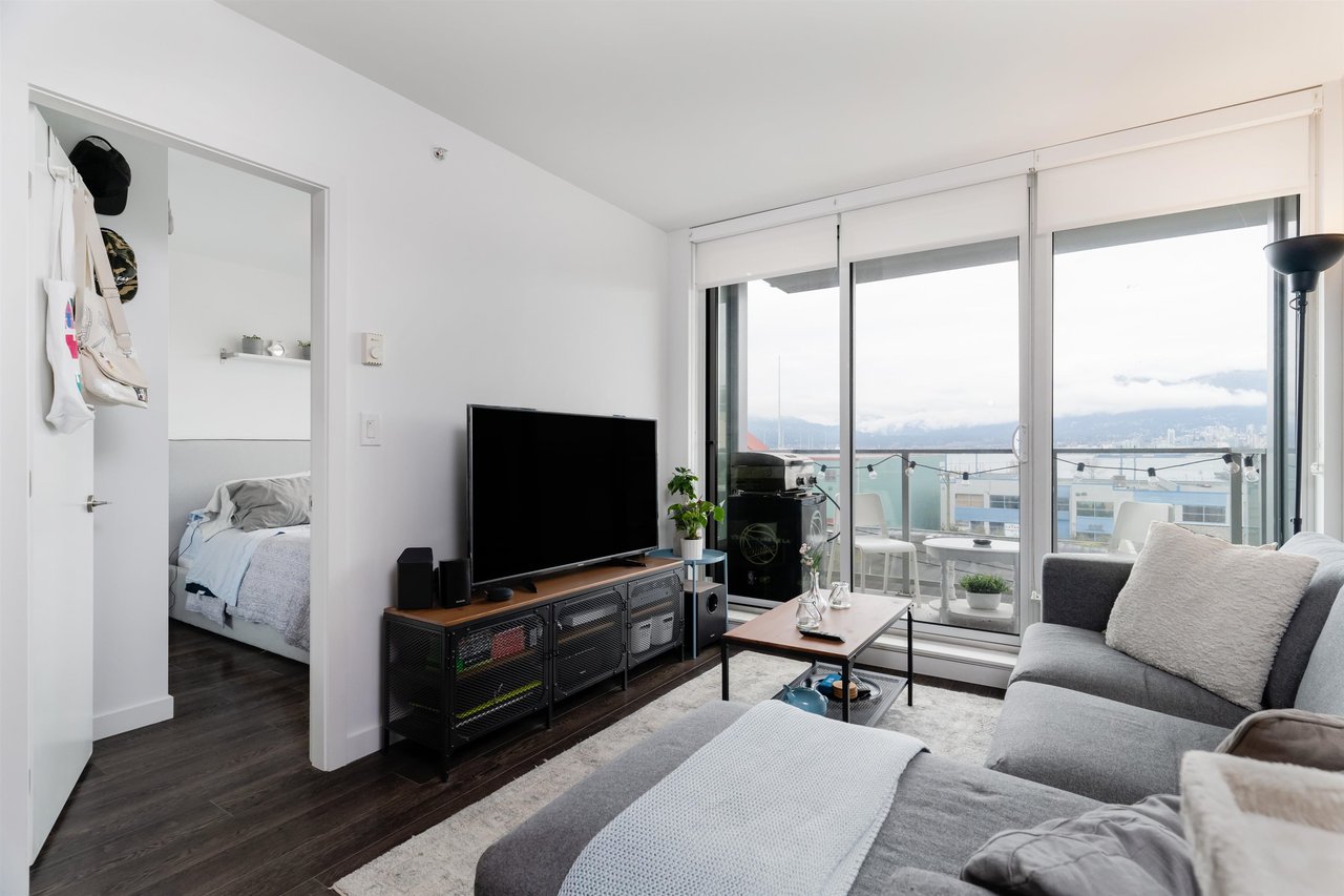 303-933 E Hastings St