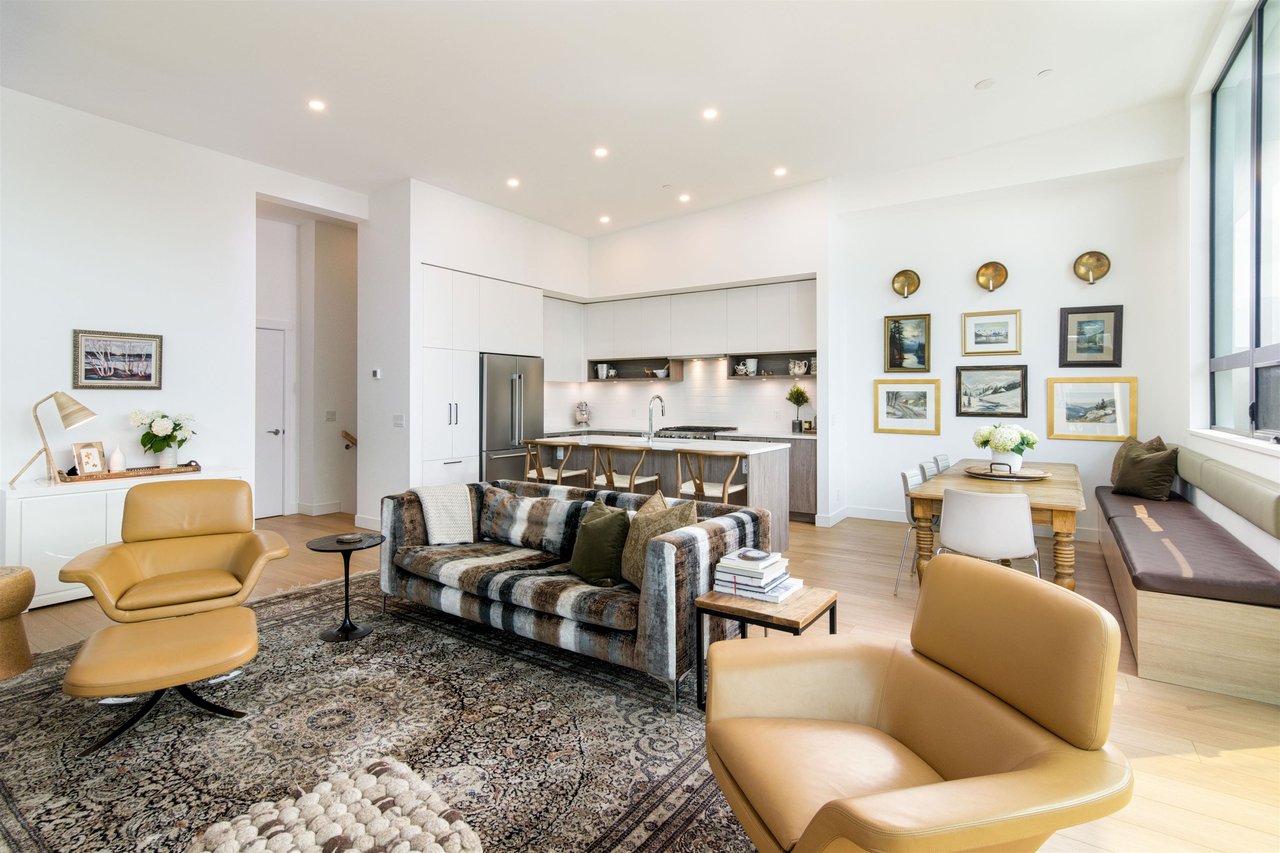 11-4000 Sunstone Wy