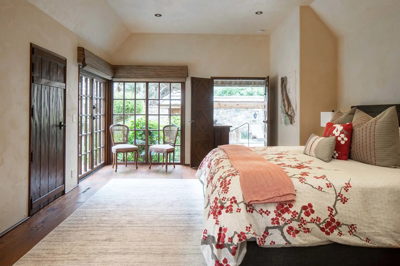 CARMEL HIGHLANDS LUXURY RENTAL - "SHIPROCK"