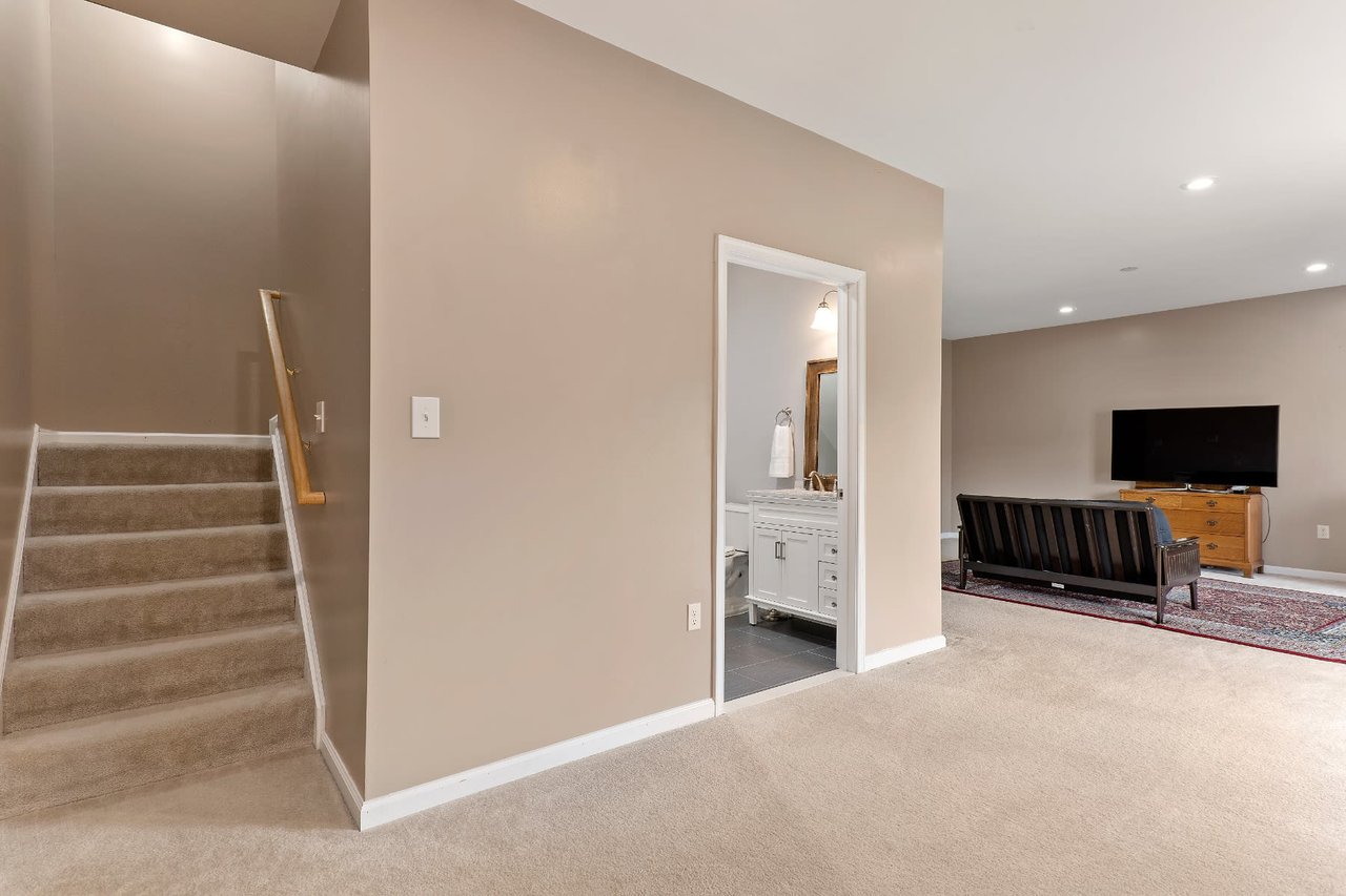 704 Abbey Village Circle