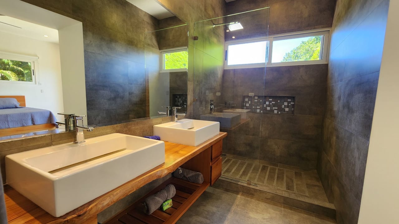 Coastal Ocean View Townhouse, Dominical, Puntarenas