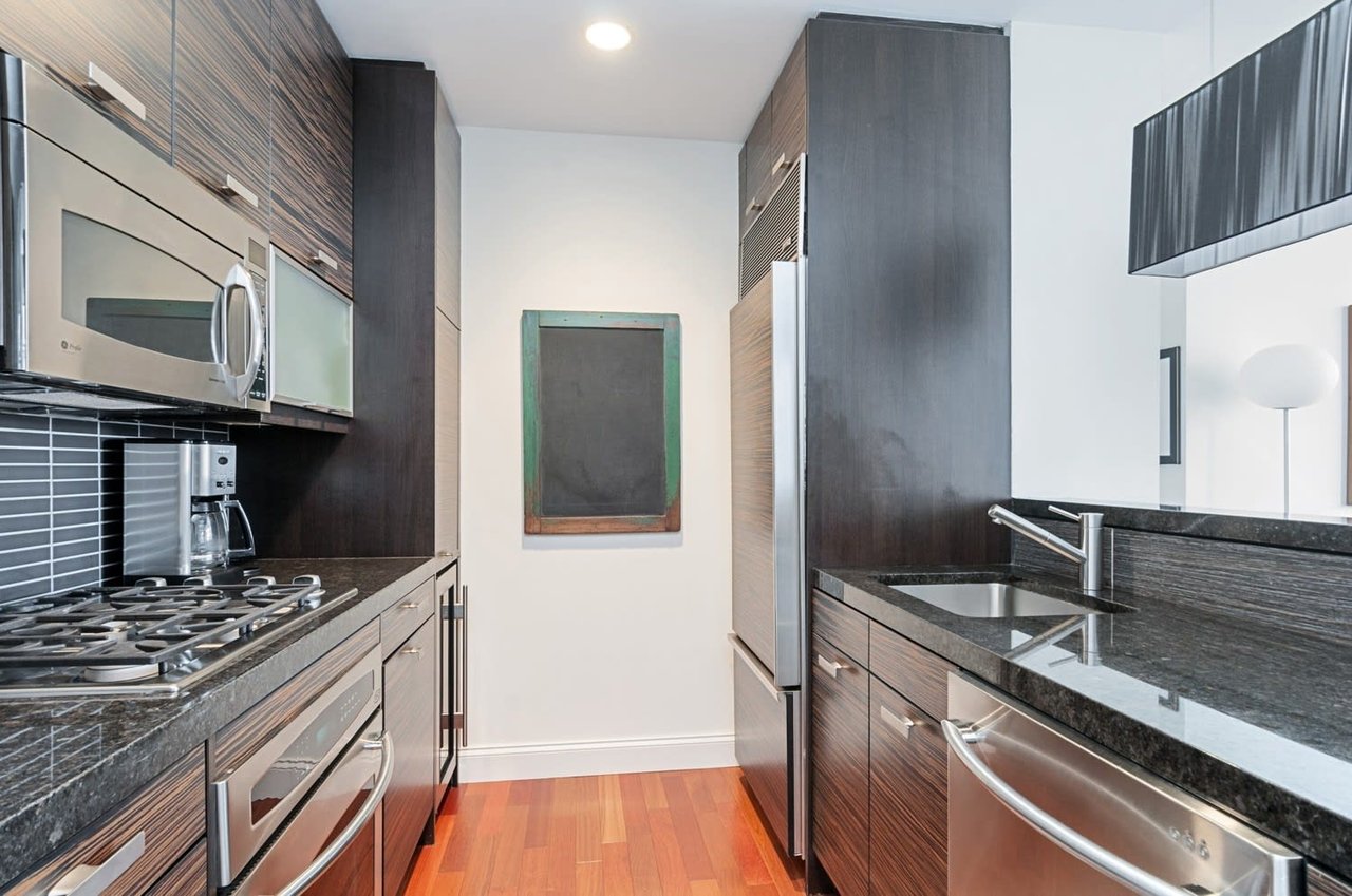 101 W 24th St, #31H
