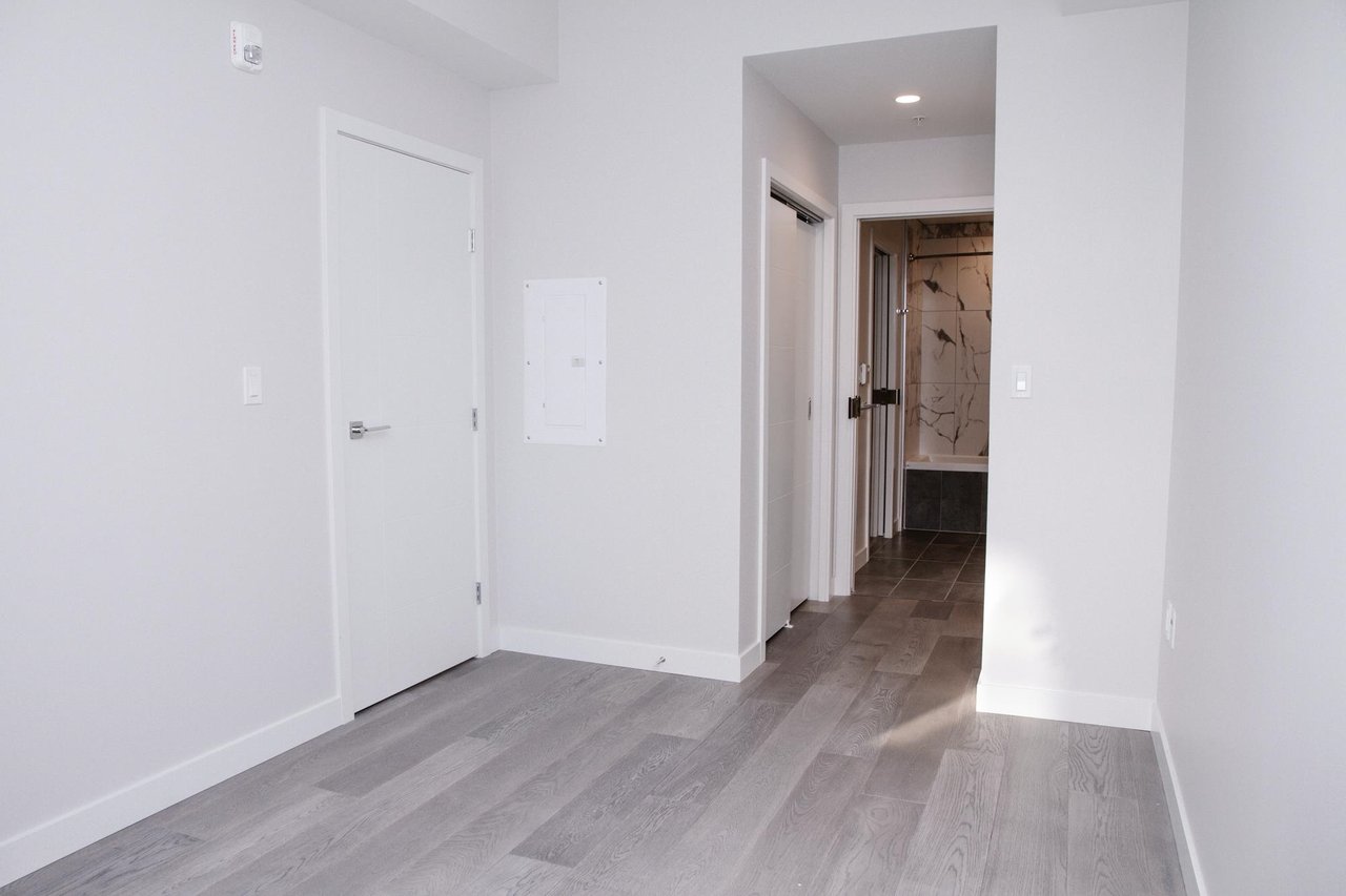 212-528 W King Edward Ave