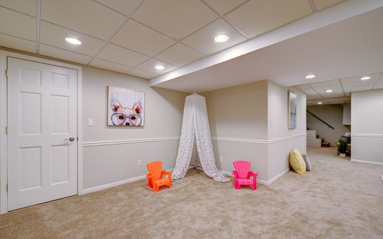 375 Red Barn Ln