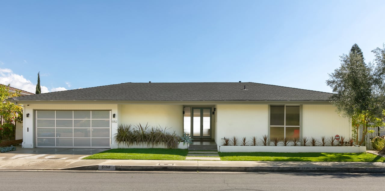 Stunning Los Feliz Estates Mid-Century ranch with jet-liner views!