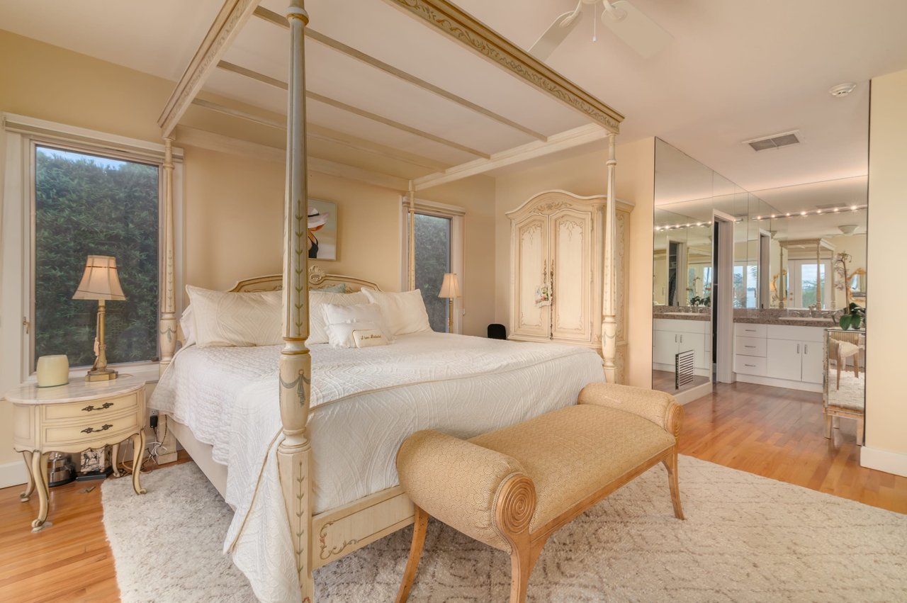 Prestigious Address in Lido Shores
