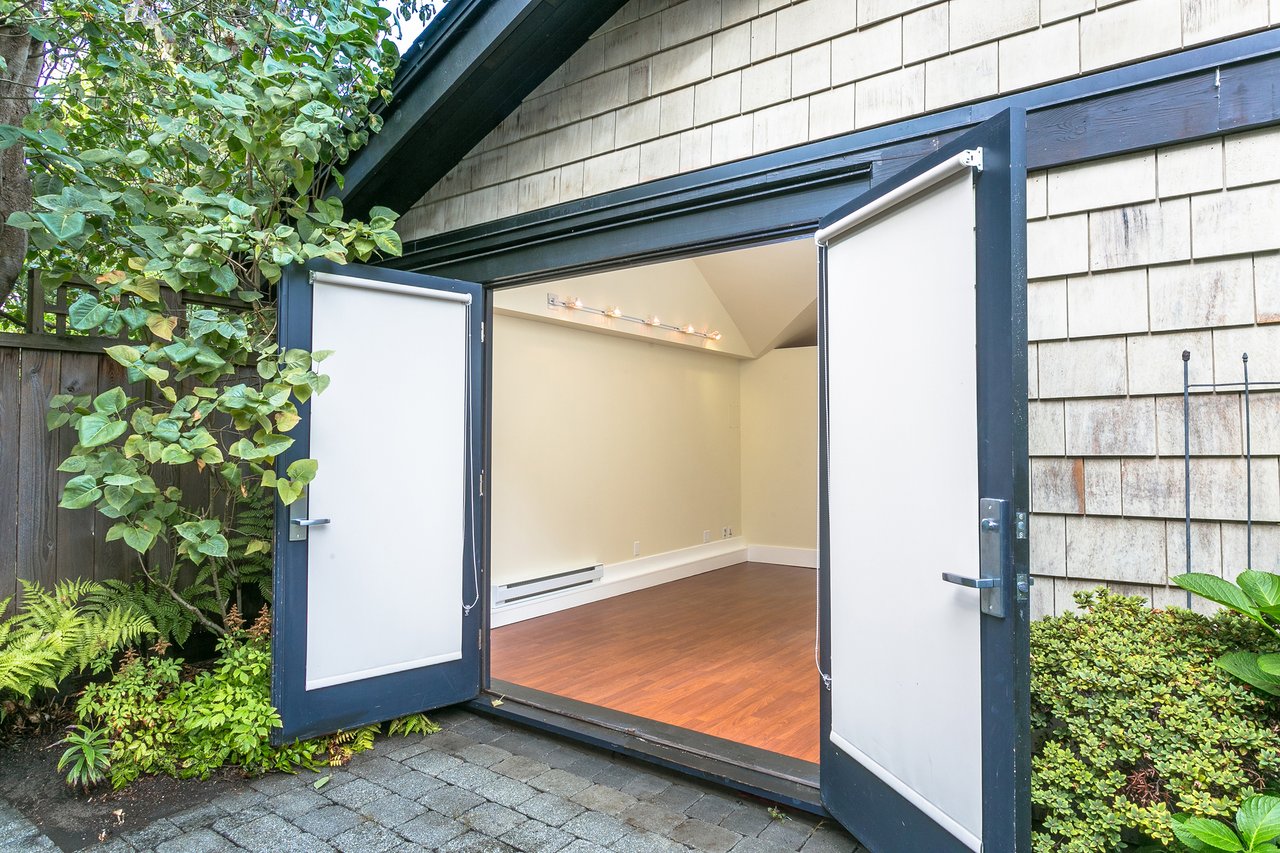 3233 West 3rd Ave, Kitsilano