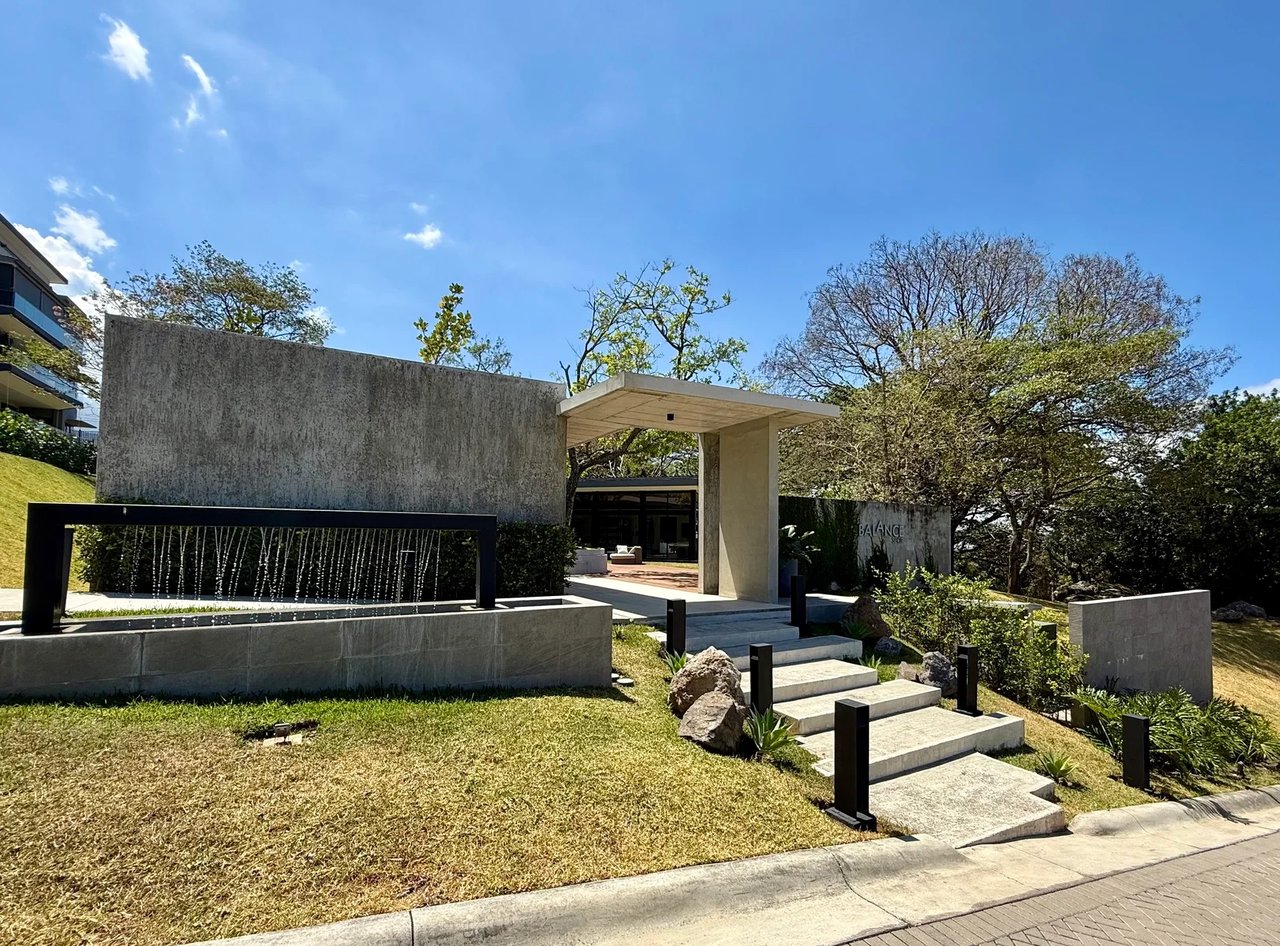Contemporary Terrace Condo, Santa Ana, San Jose