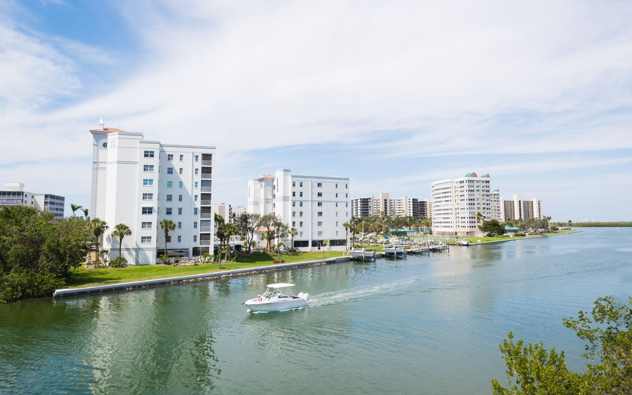 Vanderbilt Beach Area