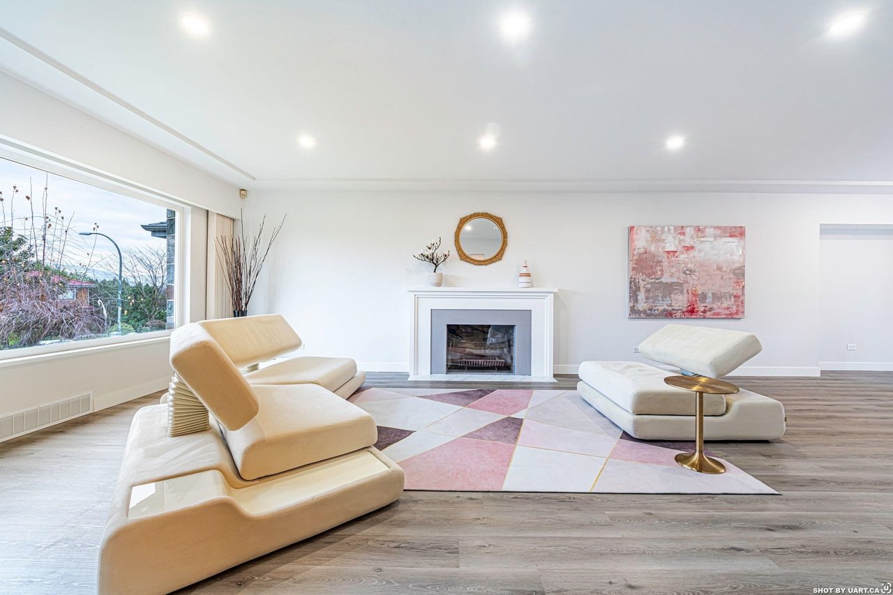 466 W 27th Ave
