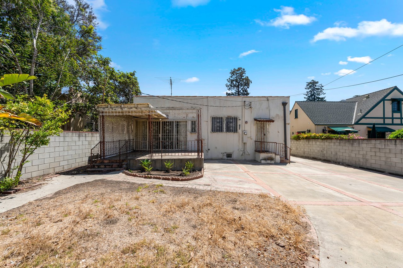 361 S Bundy Dr