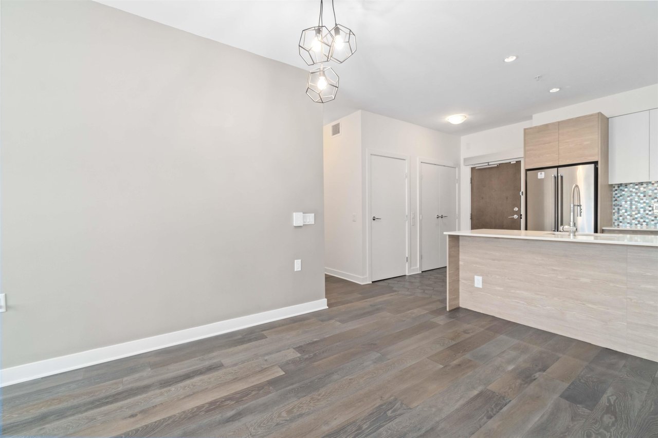 201-4468 Dawson St