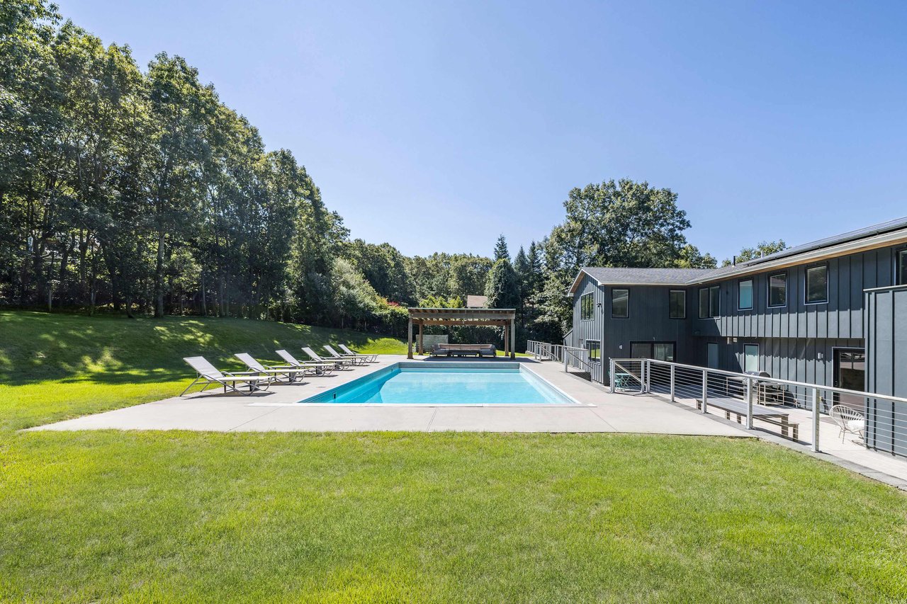  54 Hillside Ave, Sag Harbor