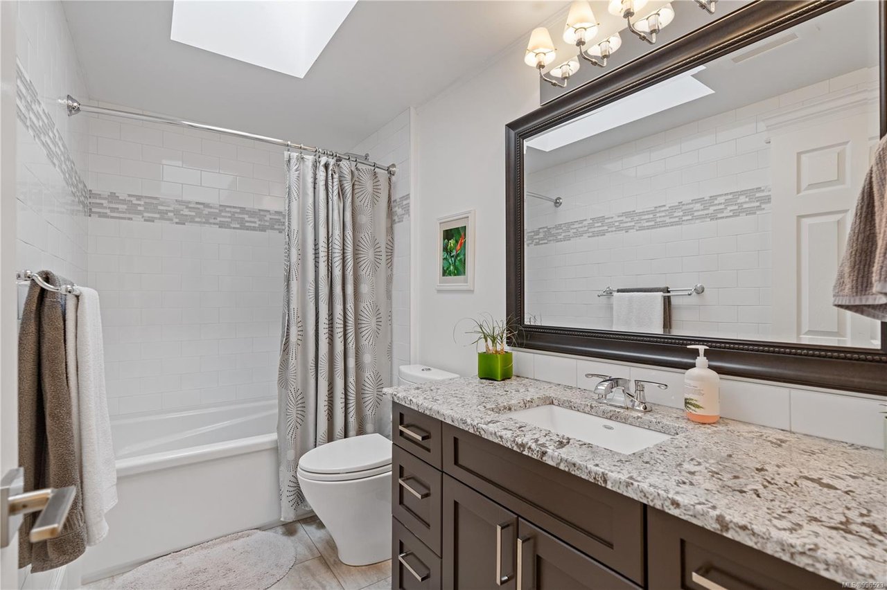 1228 Pearce Cres