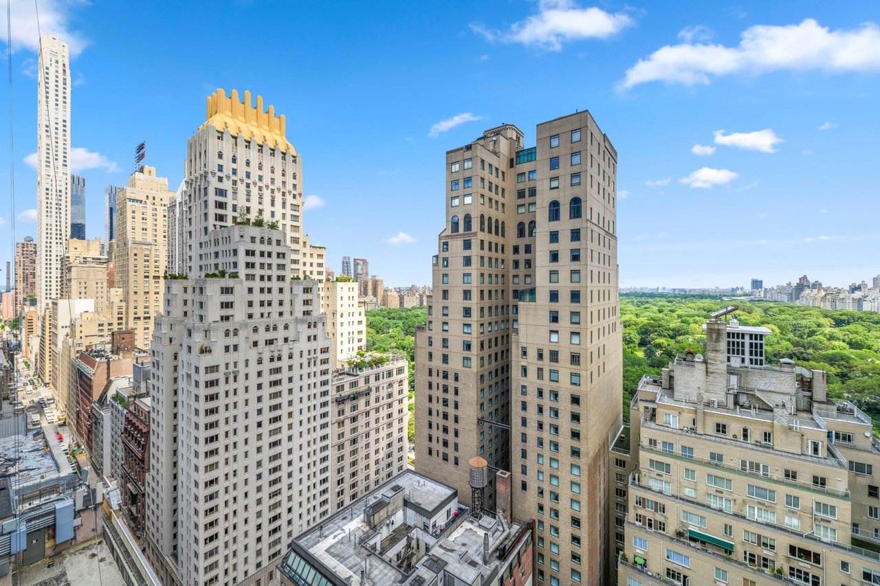 58 West 58th Street Unit: 27C