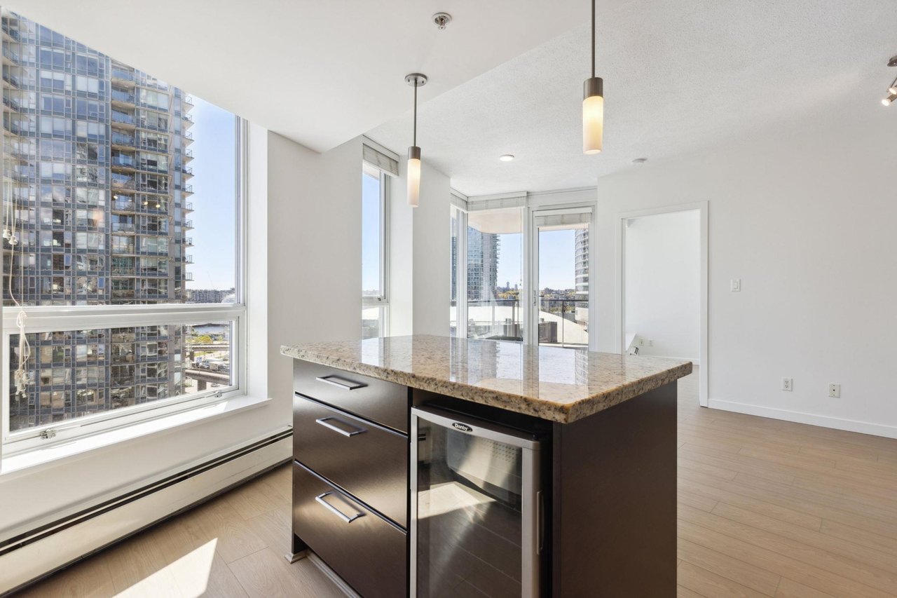 1807-188 Keefer Pl