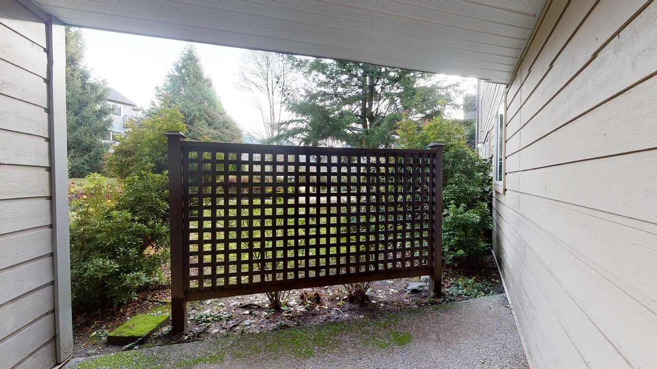 D109-40160 Willow Cres