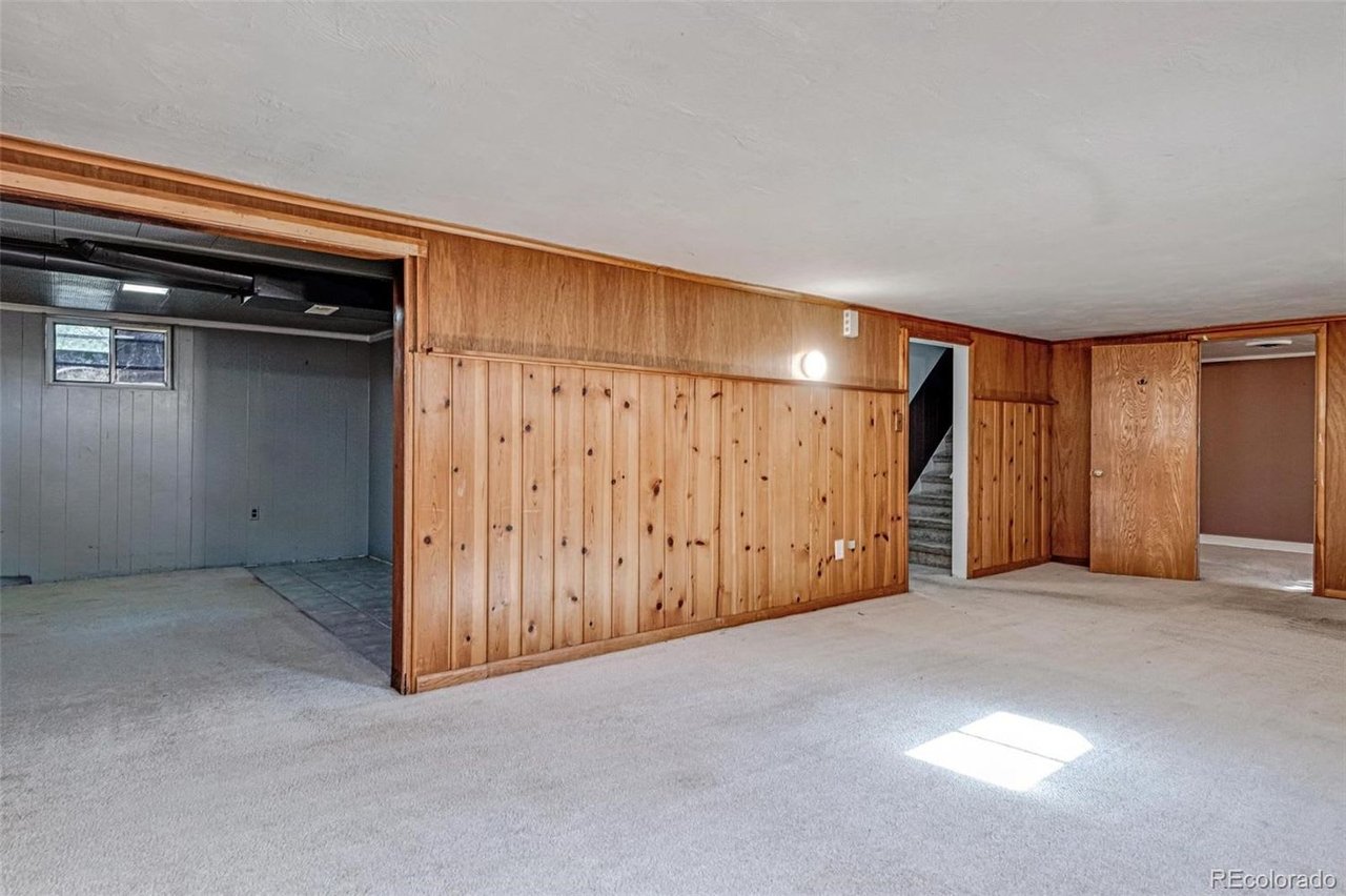 2745 S Zurich Ct