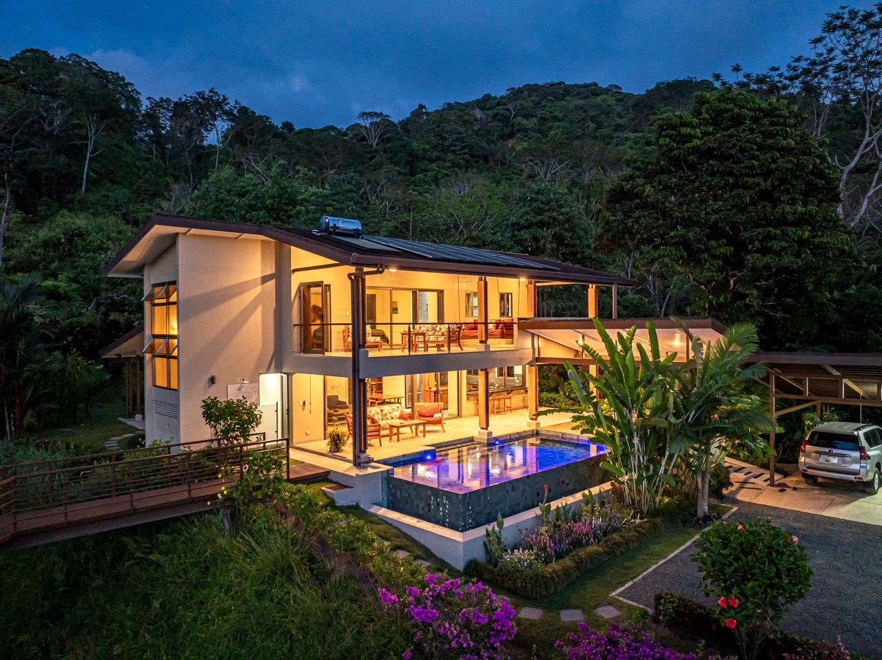 Jaw Dropping Sunset Views , With Easy Access, Private Casa Bella